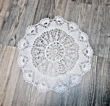 Gehäkeltes Deckchen