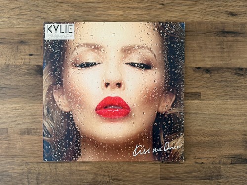Kylie minogue kiss once - kiss, me