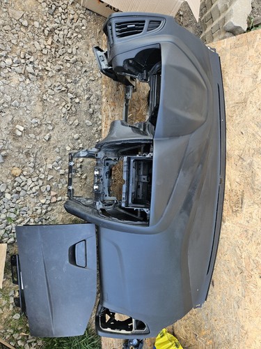 Armaturenbrett ford focus mk3 - ,