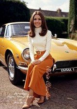 DIANA RIGG von Chris Charles