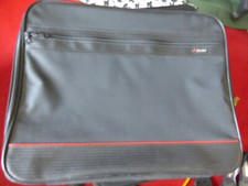 DELSEY Reisekoffer mit Rollen, schwarz mit Seitentasche und Schloss, groß