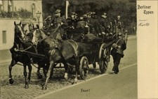 Ak Berliner Typen, Feuerwehr, Einsatzwagen, Pferdewagen - 11216453