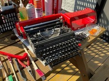 Olivetti Valentine Red Bucket
