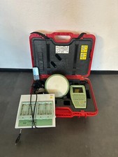 GPS Vermessungssystem "Leica", Bluetooth-Antenne "Leica" mit Ladestation, Handy