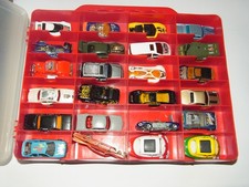 SERIES MODELLAUTOS  KONVOLUT AUTOKOFFER MIT 48 ALTEN MATCHBOX SUPERFAST