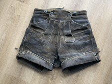 1960er kurze Lederhose, total speckig, Vintage, Knöpflatz. Original-Patina