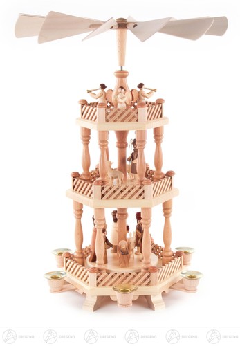 Pyramide mit christi geburt - mit,