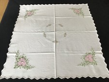 ? Mitteldecke 81 x 76 cm cm weiß Stickerei Handarbeit  Blumen ?