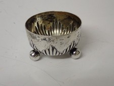 Fein gearbeitete antike