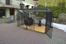 Verstärkter Hundezwinger mit