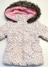 Schöne wärmende Winterjacke