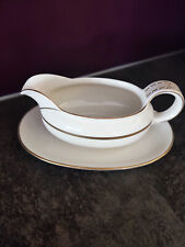 Volkstedt Elfenbein feine Sauciere mit Golddekor