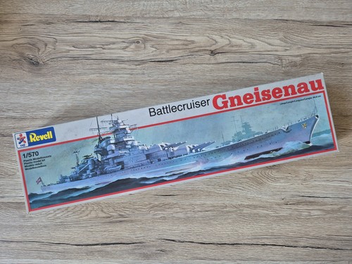 Revell - ,