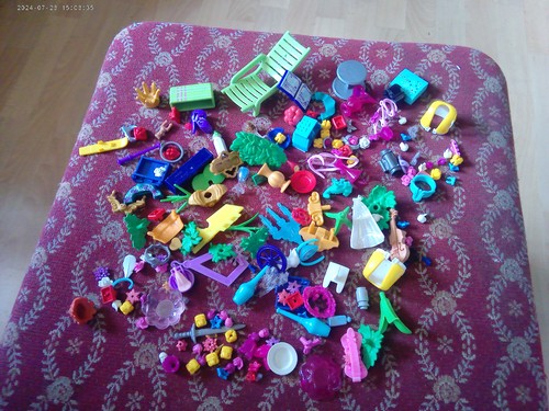 Kleinteile lego und playmobil - kleinteile,