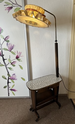 Vintage stehlampe mit tisch - stehlampe,