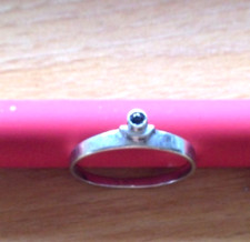 Schöner Damenring 333 Weißgold mit blauem Saphir sehr günstig