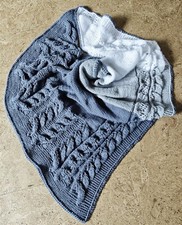 ? DREIECKSTUCH /GROSSES DREIFARBIGES WARMES TUCH SCHULTERTUCH, EINZELSTÜCK?