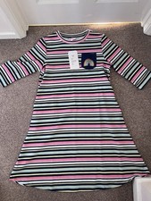 Brandneu mit Etikett schönes