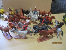 Plasty - 22 x Western Figuren
