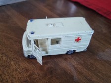 SikuMercedes Benz L406 D Krankenwagen  Spielauto