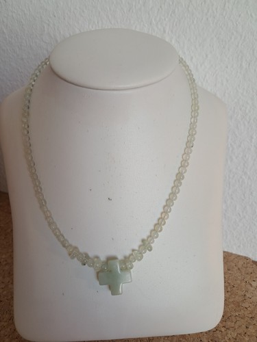 Halskette prehnit mit kreuz - mit,