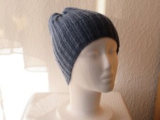 Handgestrickte neue Mütze