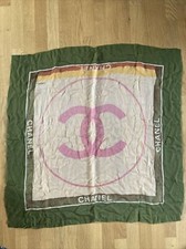 Chanel Seidentuch