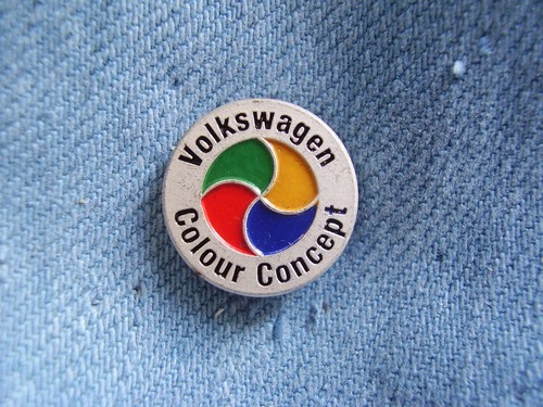 Pin color concept polo - color,