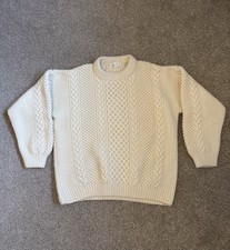 Cremefarbener Pullover mit