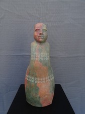 Skulptur aus Keramik