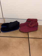 2 paar Winter Hausschuhe für Kinder Rosa und blau Größe 32 sehr gut erhalten 