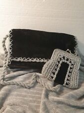 Vintage Samt - Täschchen-schwarz- umhäkelt mit silbernem Lurexgarn-gefüttert mit