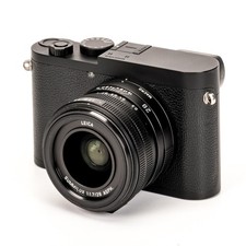 Leica Q2 Monochrom mit SUMMILUX-M 28mm F1.7 ASPH. Kamera