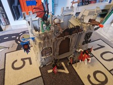 Spielbare Burg mit Zubehör