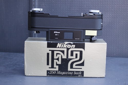 Nikon 250 magazin - 250, back