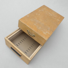 Karteikasten Kartei Box Holz Messinggriff Metallboden Hammerschlag 60er Jahre