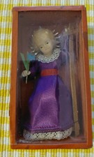 Jesuskind Salzburger Lorettokind im Stammhäuschen Wachs, Textil, Karton u.a.