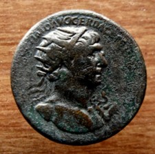 Rom Kaiserreich - AE Dupondius des Trajan - Trajan mit Tropheum - Rom 116 AD.