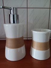 Schönes Duo (Seifenspender + Zahnbecher), wenige male benutzt