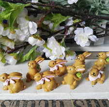 8 x Hase Figuren Kunststoff Rosa Grün Braun Osterhase Box Ostern Osterdeko