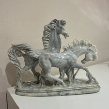 Pferdeskulptur Figur Keramik