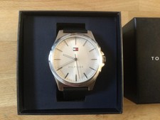 Tommy Hilfiger Armbanduhr, Dreizeigeruhr, ZB silber, Lederband schwarz,NEU & OVP