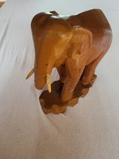 Mittelgroßer Holz Elefant geschnitzt in Handarbeit aus Afrika Kenia 160 x 170 mm