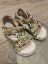 Sandalen von Naturino Größe