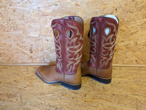 Twisted women ruff stock - ruff,