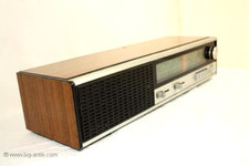 Schönes nostalgisches 60er/70er Radio / QUELLE UNIVERSUM / Holzradio /LW-UKW / I