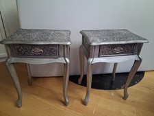 Beistell- und Nachttisch mit