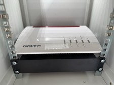 10” Montagepanel für FRITZ!Box 7590 – PETG Halterung Netzwerkschrank Rack Mount