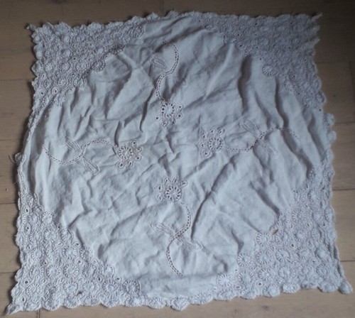 Tischdecke mit spitze 70 x - mit,
