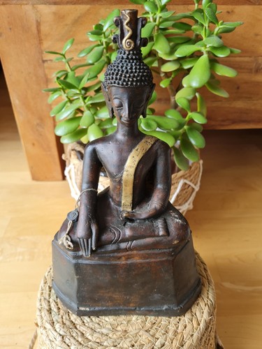 Sehr alte bronze buddha statue - sehr,